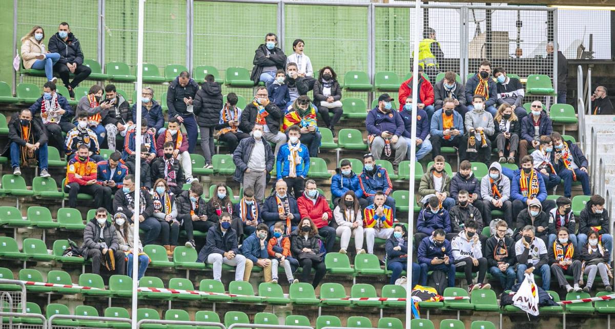 Los Valencianistas Ensayan Para La Final De Copa 300 Personas En Elche