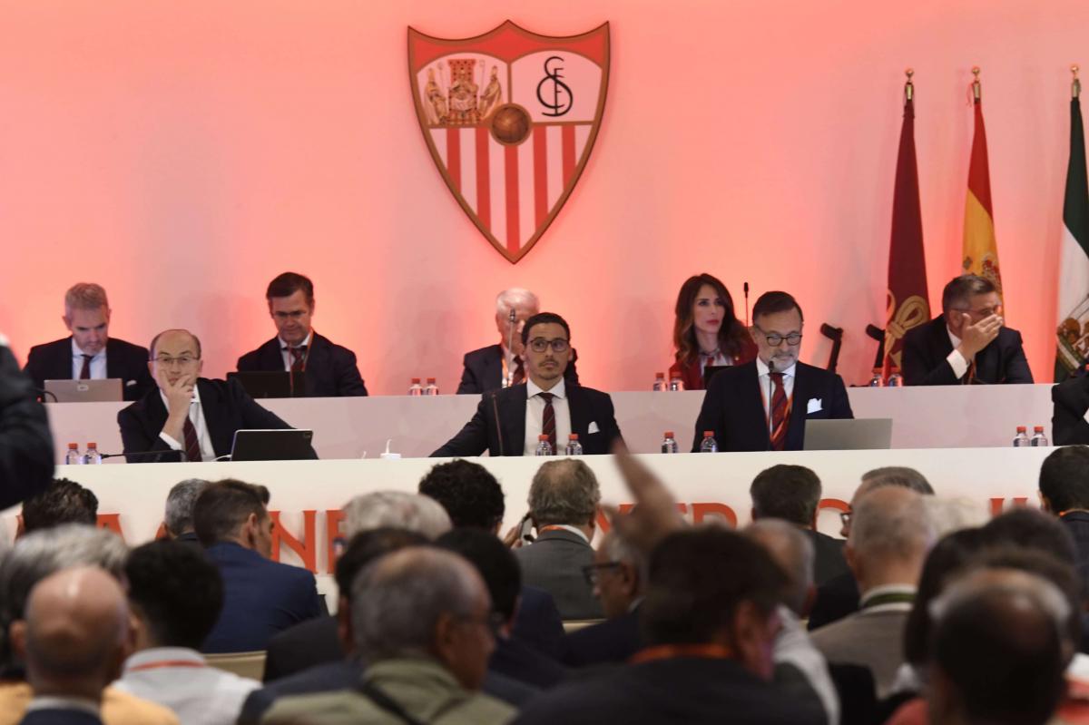 La Junta Extraordinaria De Accionistas Del Sevilla FC Nada Cambia No