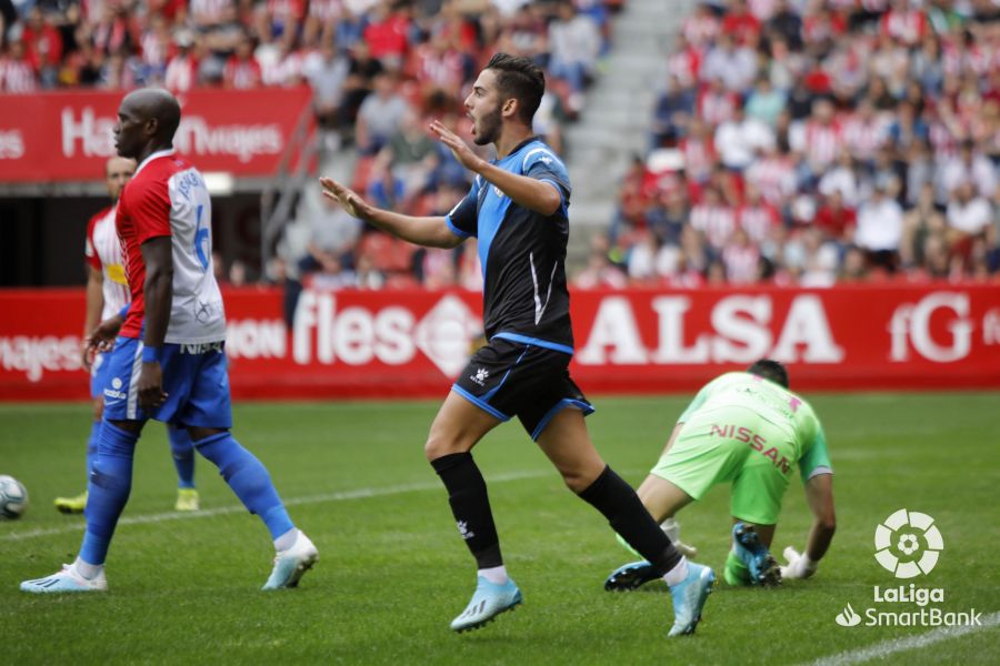 Andrés Martín celebra su gol durante el Sporting-Rayo (Foto: LaLiga).