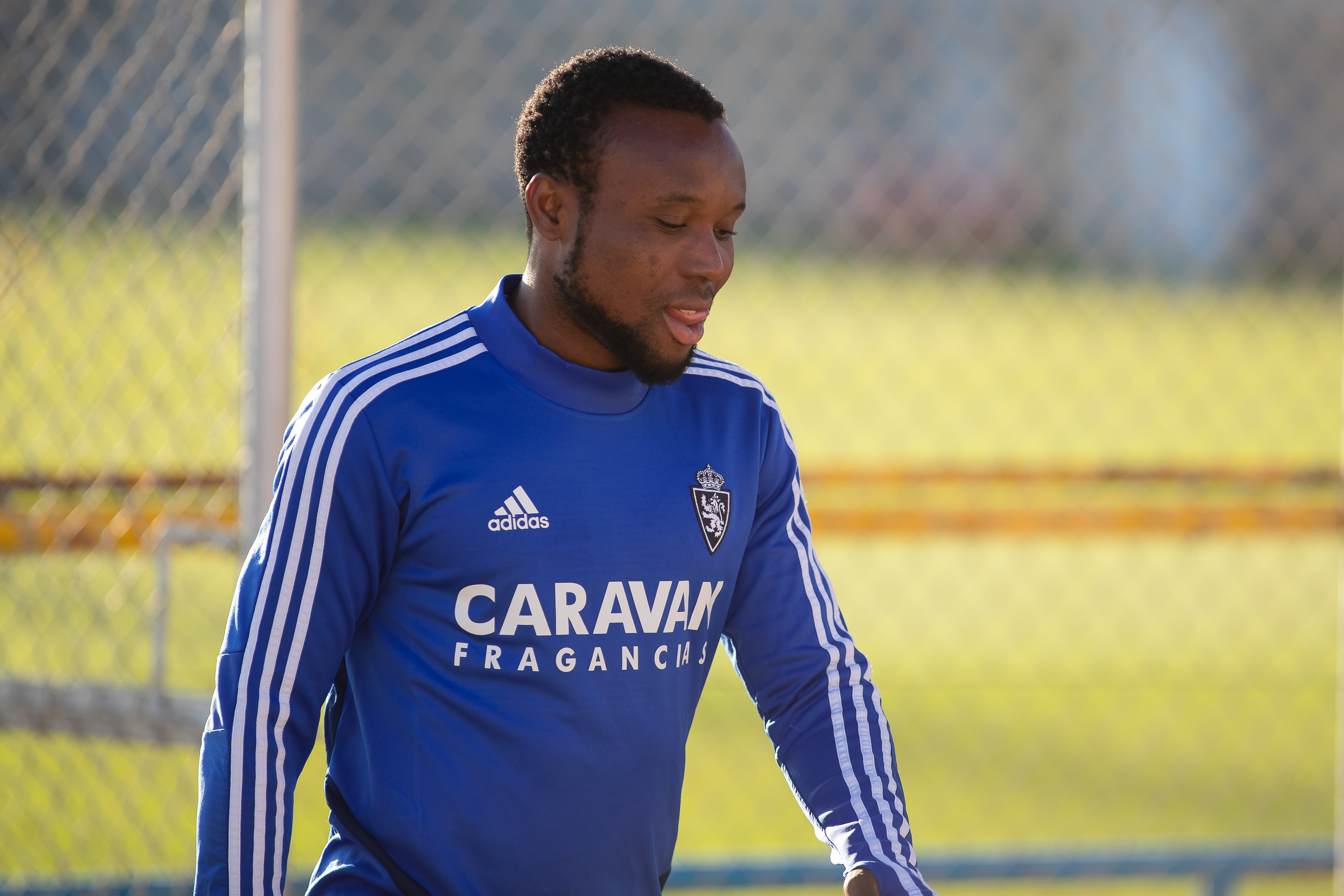 James Igbekeme en un entrenamiento (Foto: Daniel Marzo). 