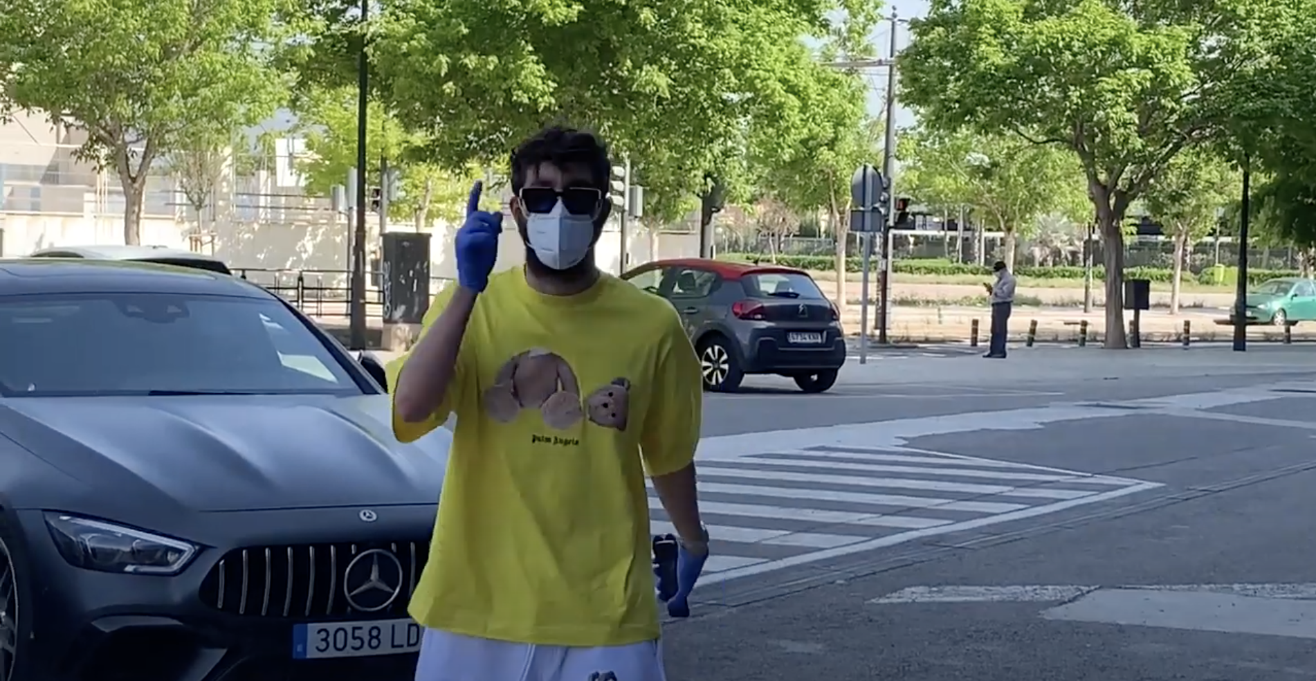 José Campaña llegando al Ciutat para pasar las pruebas del COVID-19. 