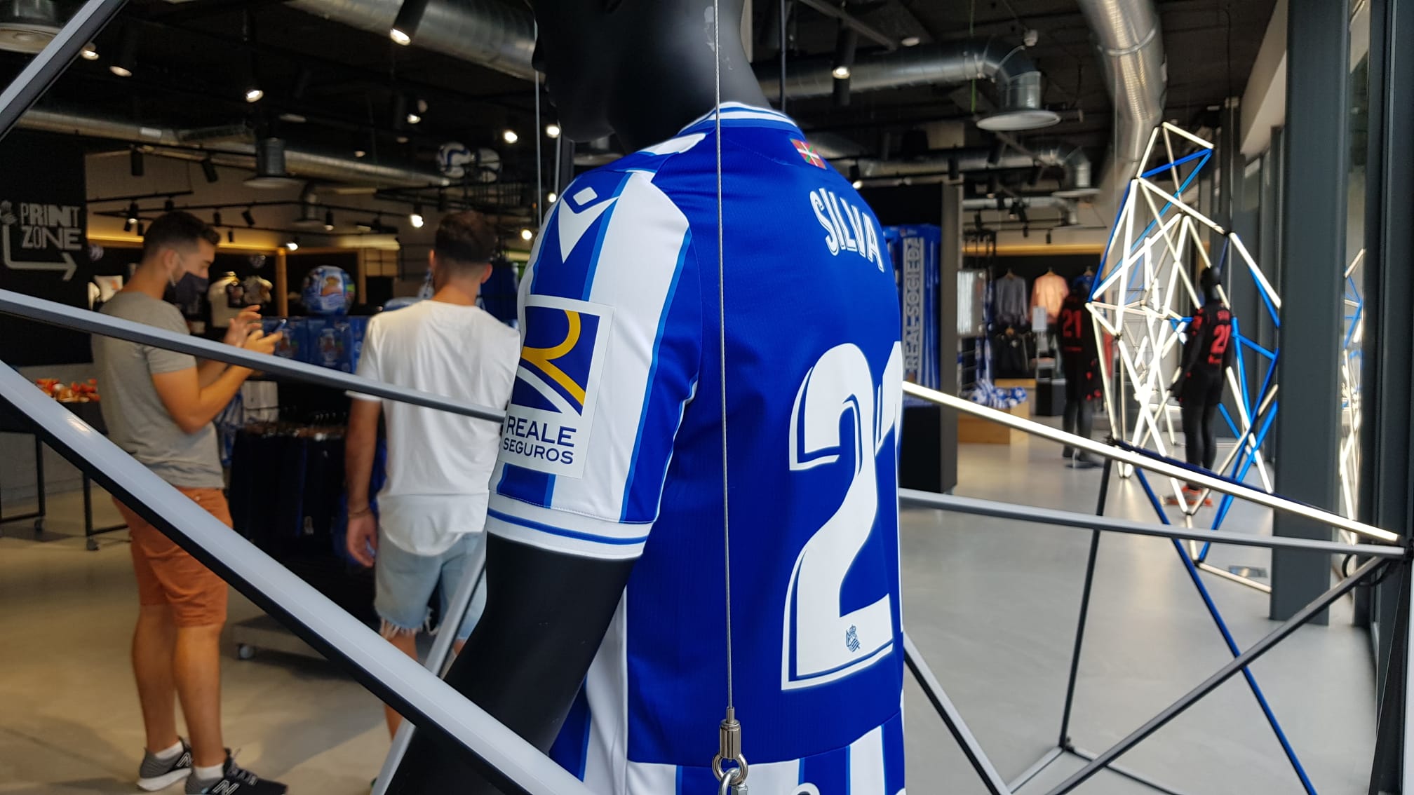 Real Sociedad David Silva Los Aficionados Ya Compran Su Camiseta