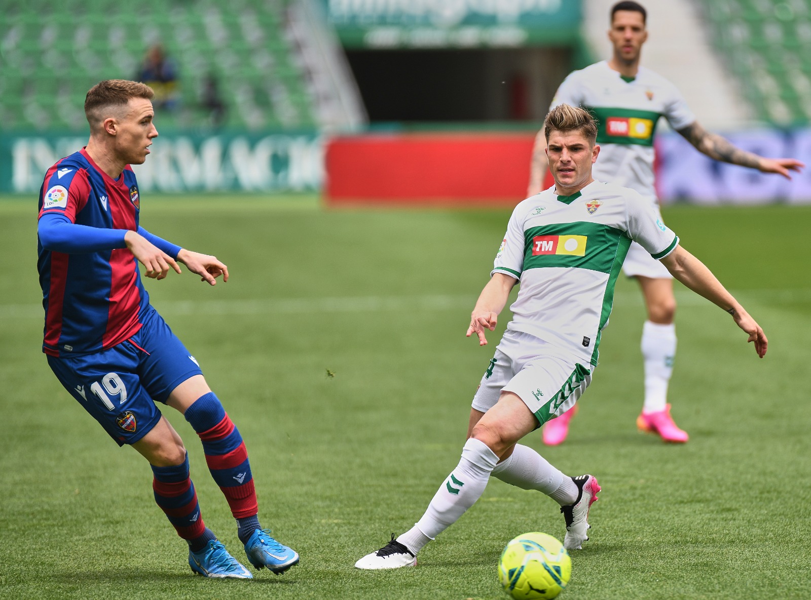 Alineaciones de elche c. f. contra levante ud