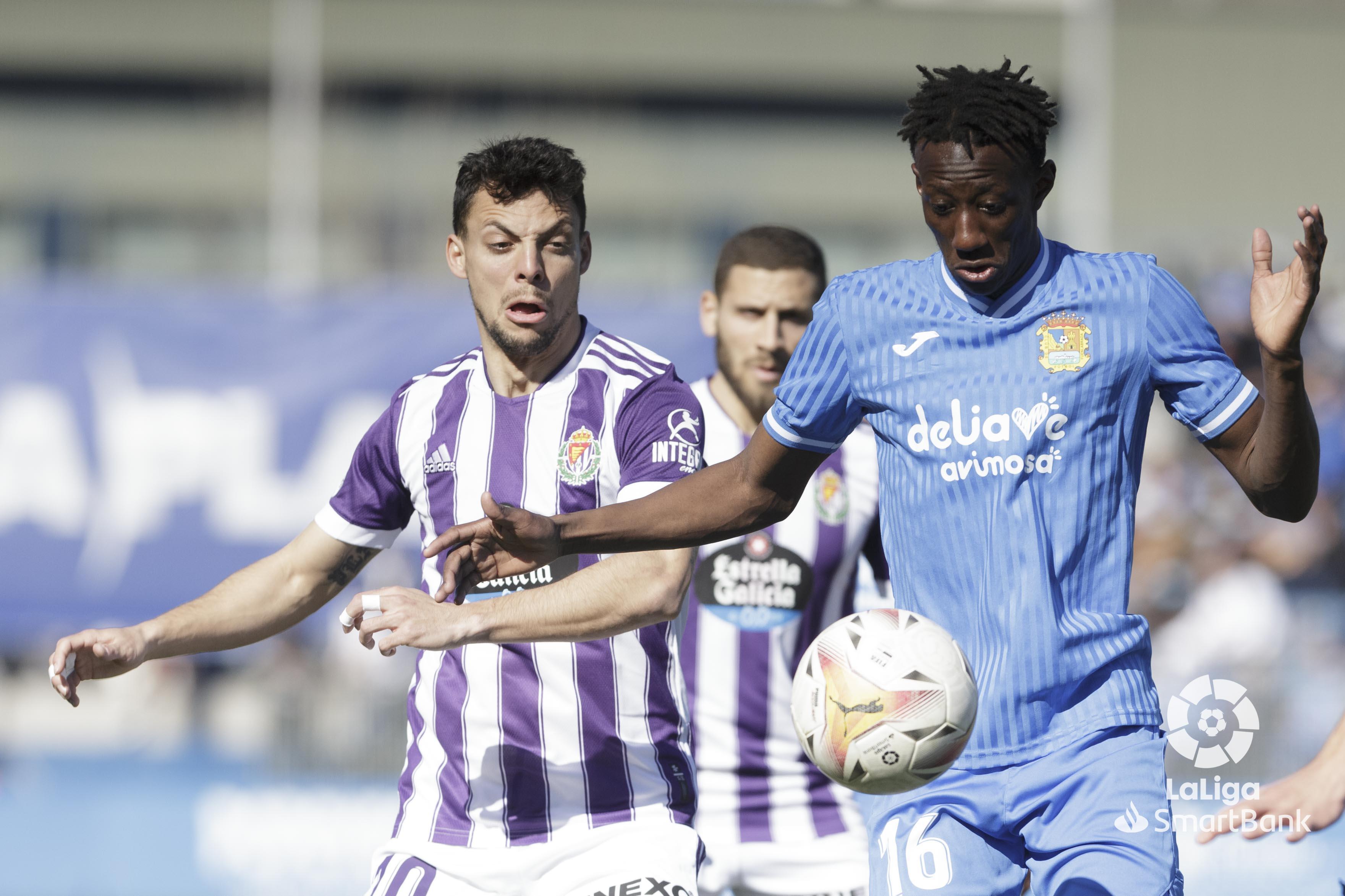 El Racing C. Villalbés y el Marino Luanco no encuentran el gol y se  reparten los puntos (0-0)