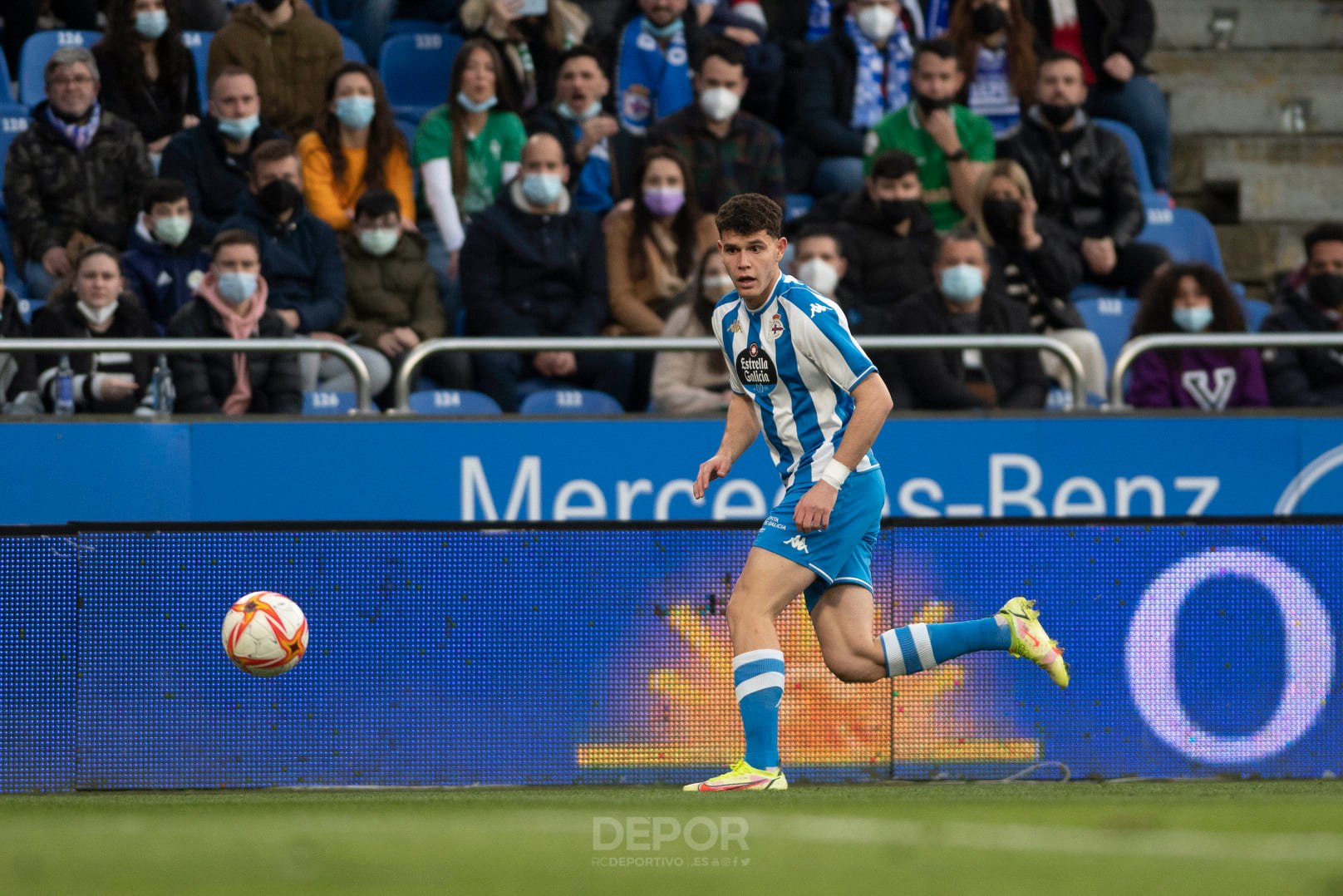 Trilli con el balón durante un partido del Dépor (Foto: RCD).