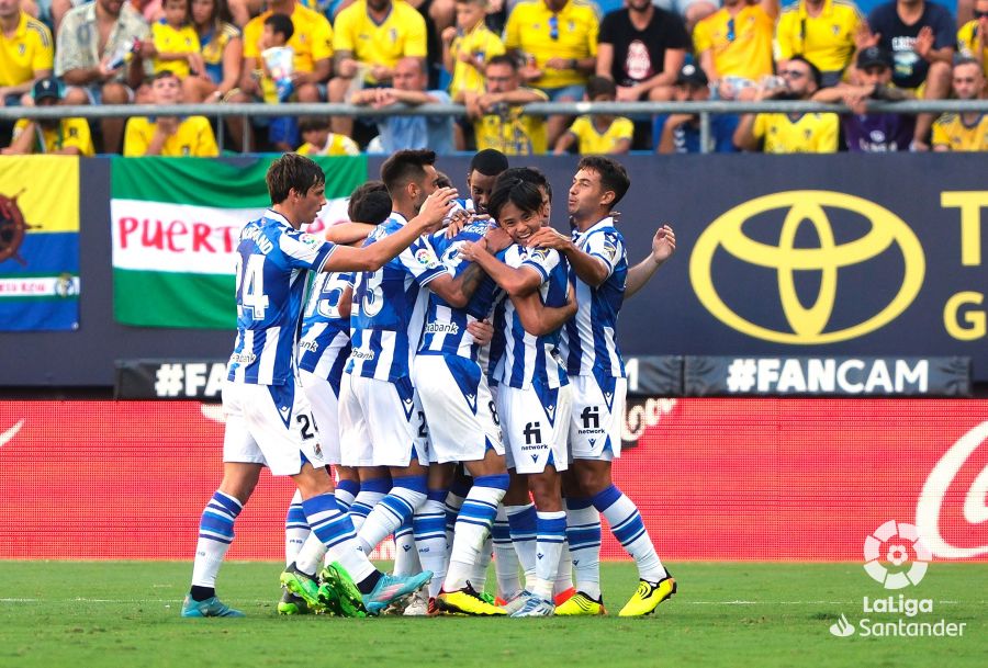 Los jugadores de la Real celebran el gol de Kubo (Foto: LaLiga).