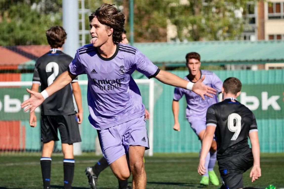 Julen Jon Guerrero celebra un gol con el equipo Juvenil del Real Madrid.