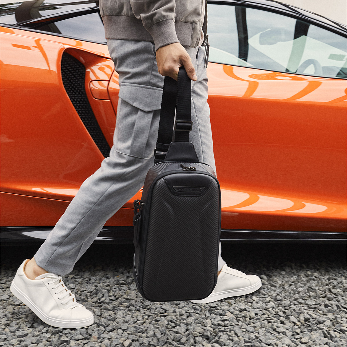 anfitriona Fusión Fecha roja McLaren y TUMI crean la colección de maletas más deportiva