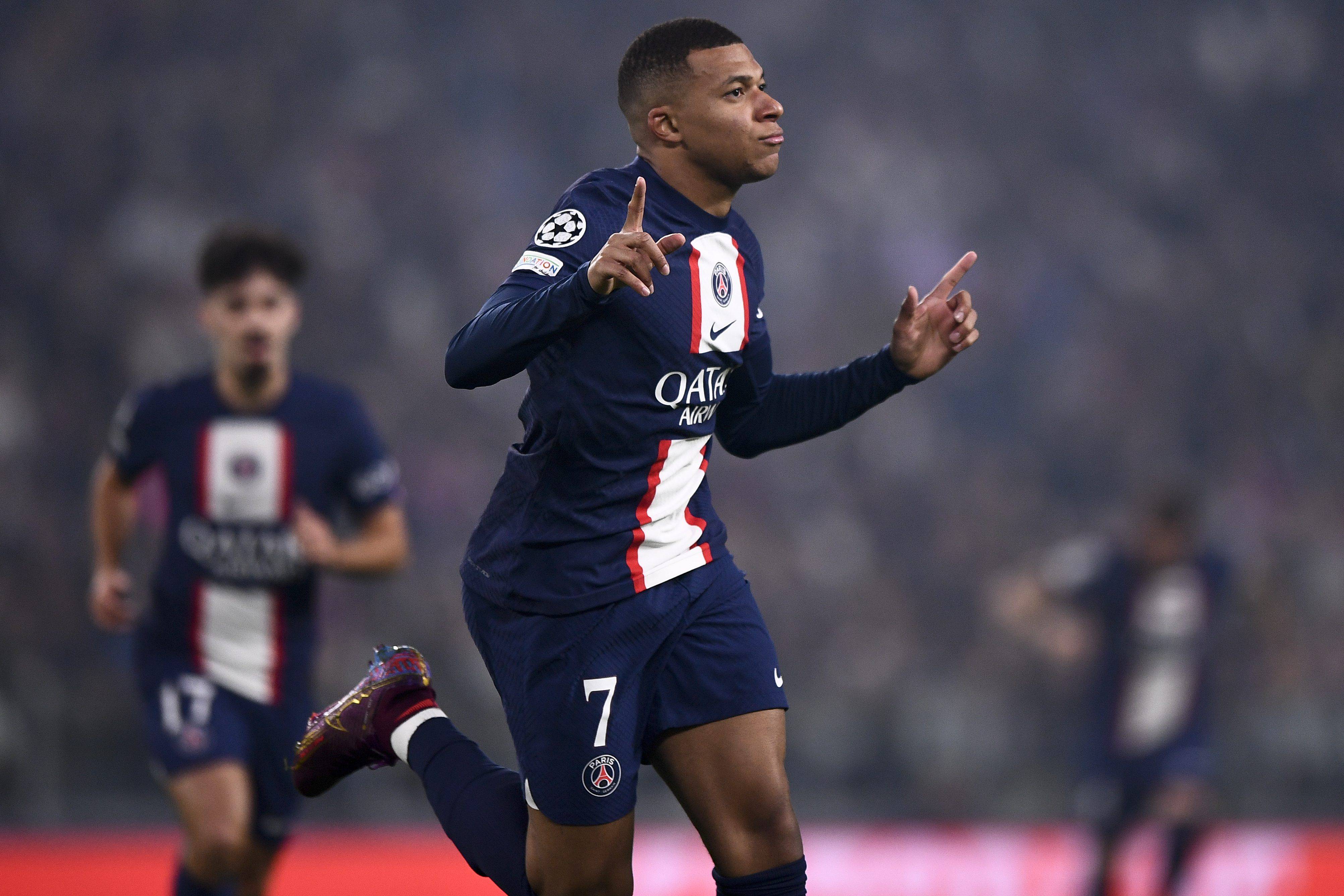 Mbappé celebra su gol en la Juventus-PSG (FOTO: Cordón Press).