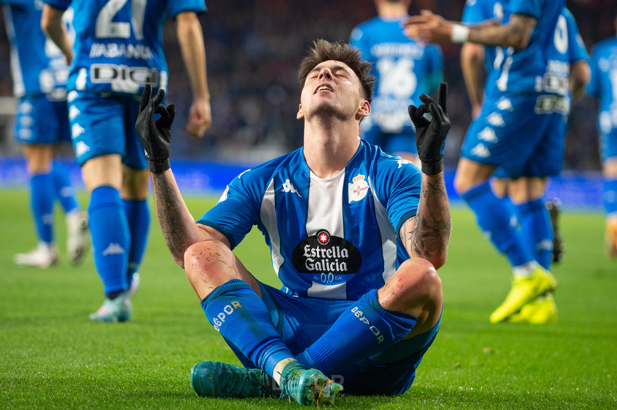 Max Svensson celebrando su primer gol en Riazor (Foto: RCD)