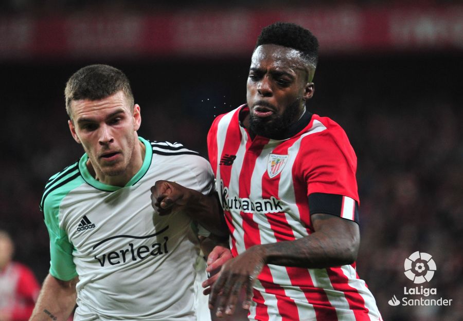 Iñaki Williams batalla ante Osasuna en San Mamés (Foto: LaLiga).