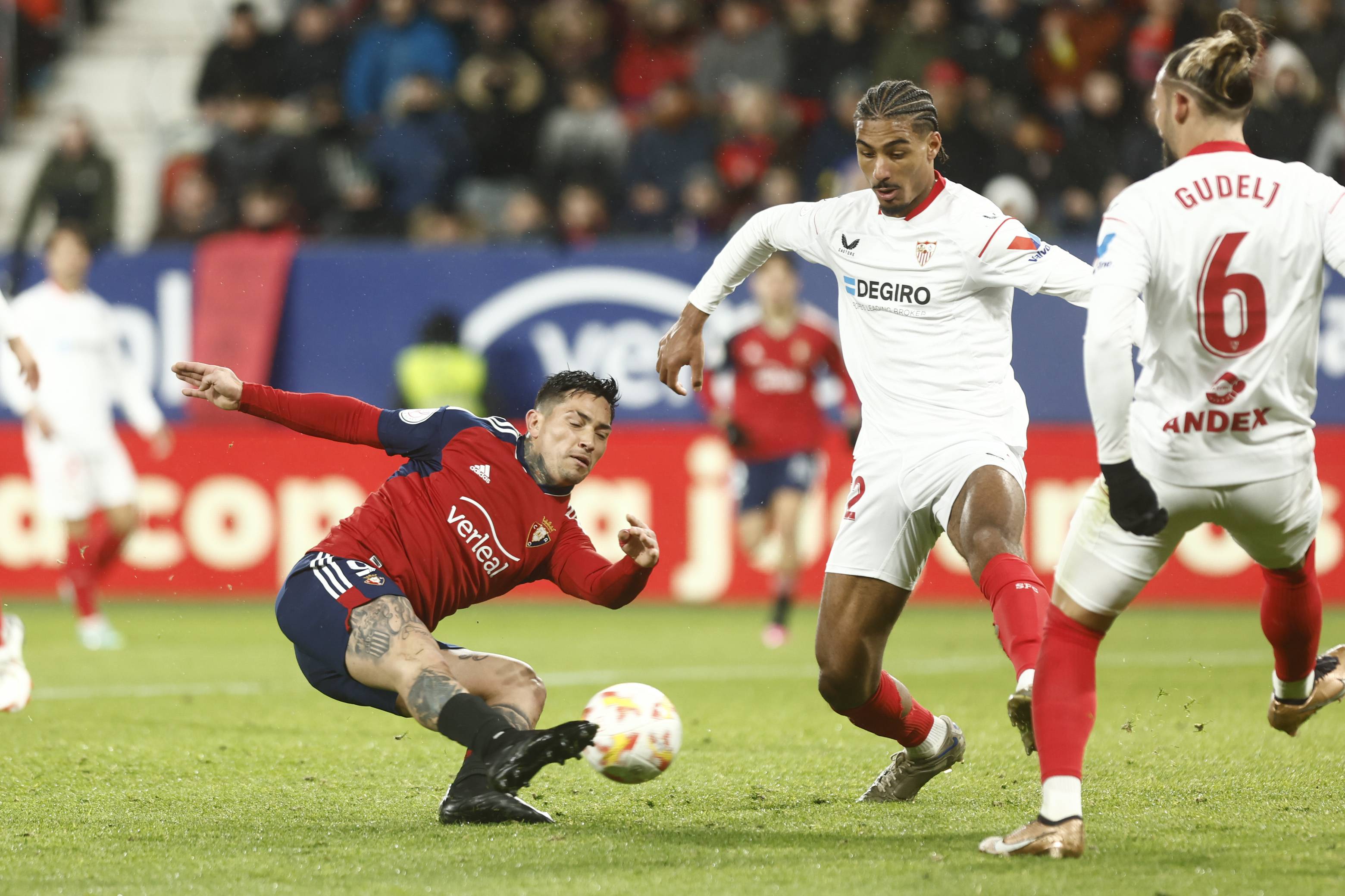 El gol del Chimy Ávila contra el Sevilla FC en Copa del Rey. (Foto: Cordon Press)