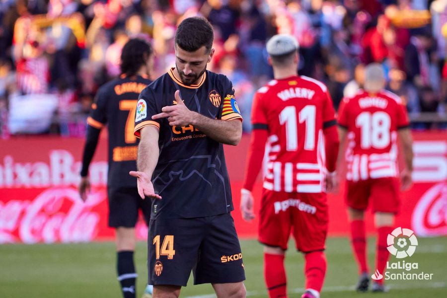 El Valencia CF protesta el gol del Girona