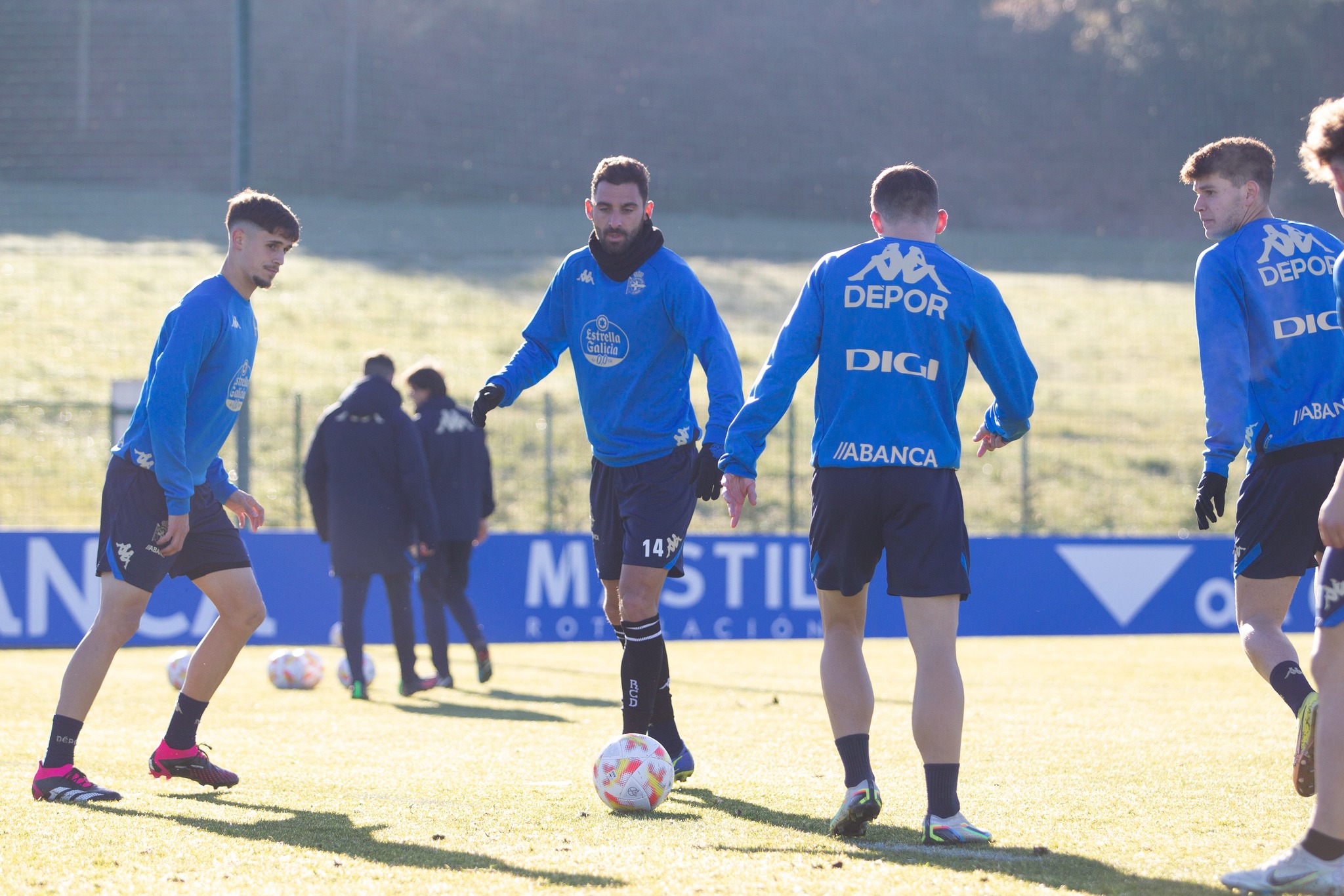 Arturo, nuevo jugador del Deportivo, trabajando en Abegondo (Foto: RCD)