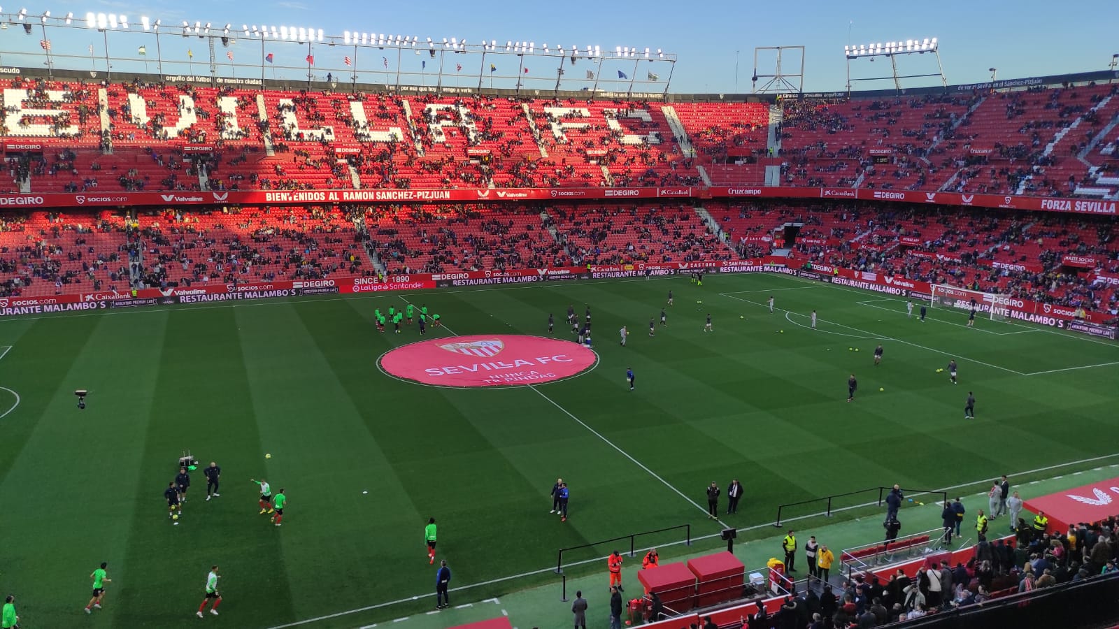 Sevilla y Mallorca calientan en el Sánchez-Pizjuán.