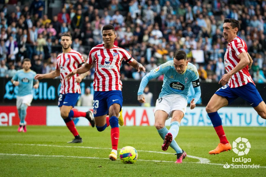 Aspas ante el Atleti. (Foto: LaLiga)