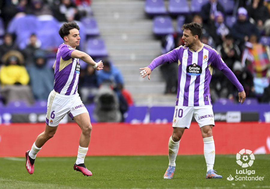 Plano felicita a Aguado por su gol al Espanyol (Foto: LaLiga).