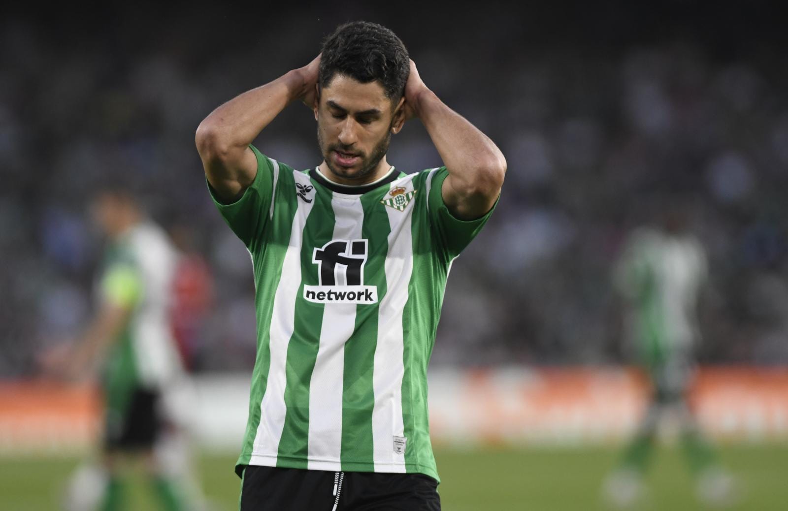 The Future of Ayoze Perez: Real Betis Prioritizes Contract Extension for Next Season