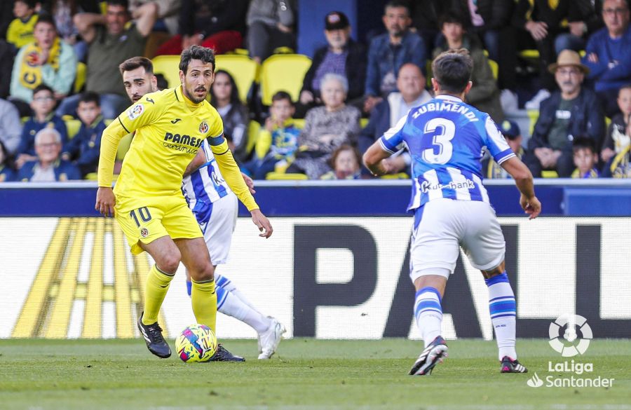 Zubimendi encara a Parejo en el Villarreal-Real Sociedad (Foto: LaLiga).