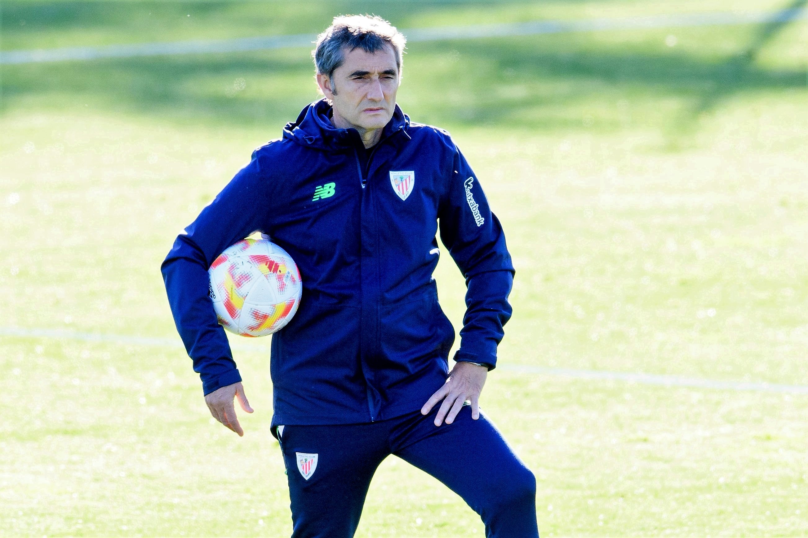 Ernesto Valverde observa el trabajo en Lezama (Foto: Athletic Club).