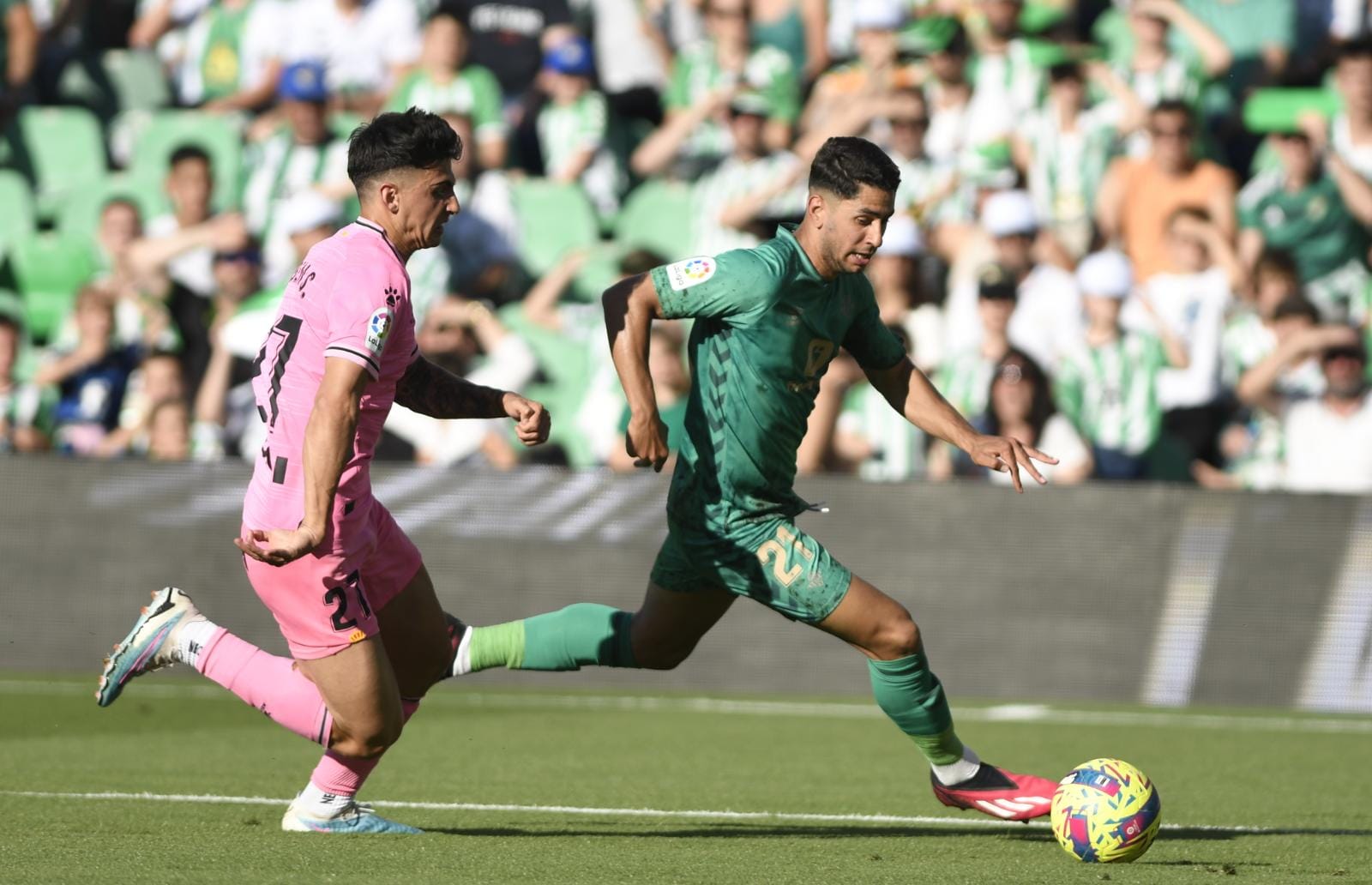 Ayoze Perez: The Indisputable Striker Winning Hearts at Betis under Manuel Pellegrini