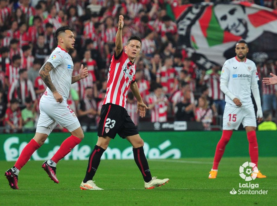 Ander Herrera ante el Sevilla en San Mamés (Foto: LaLiga).