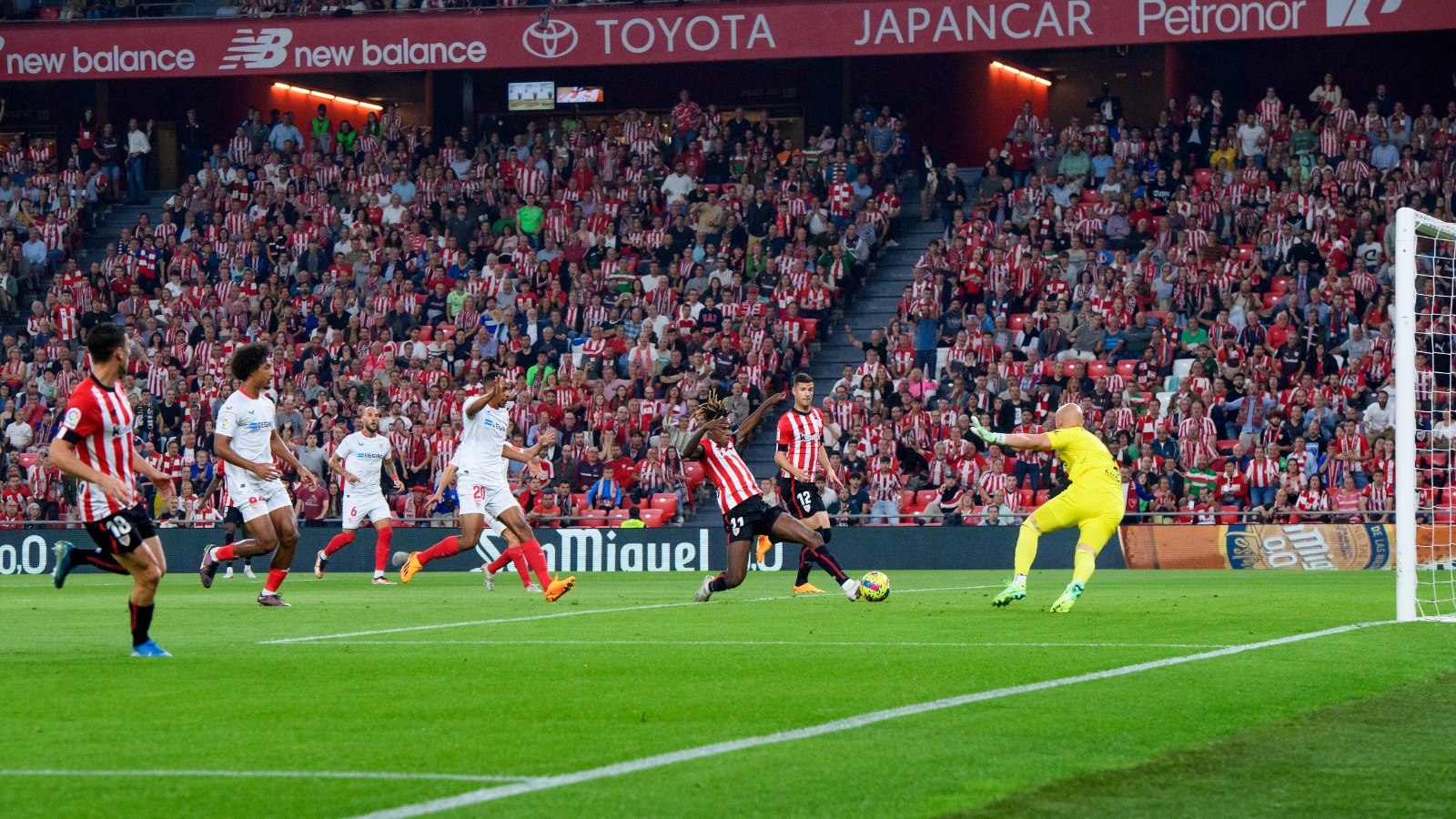 Gol anulado de Nico Williams ante el Sevilla en San Mamés (Foto: Athletic Club).