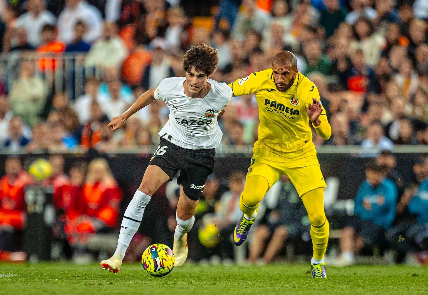 Javi Guerra ante el Villarreal (Foto: VCF)
