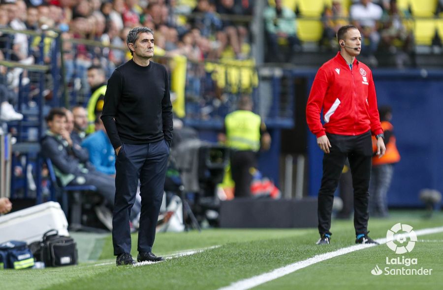 Ernesto Valverde, ante el Villarreal en La Cerámica (Foto: LaLiga).