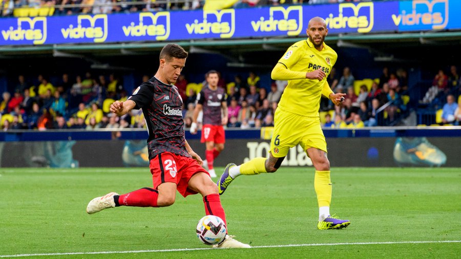 Ander Herrera dispara ante el Villarreal en La Cerámica (Foto: Athletic Club).