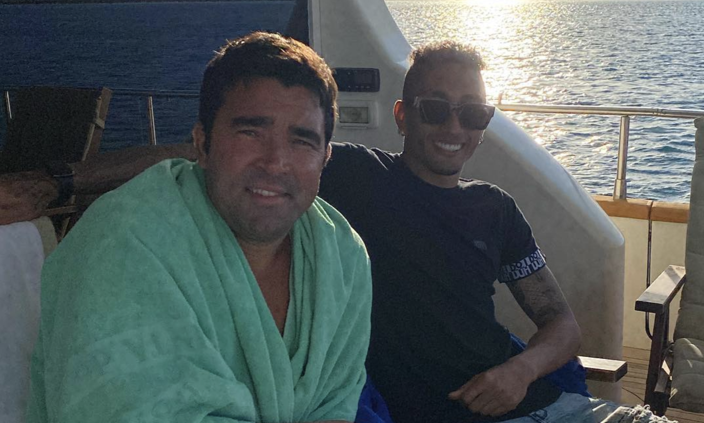 Deco y Raphinha, en un barco (Foto: Instagram).