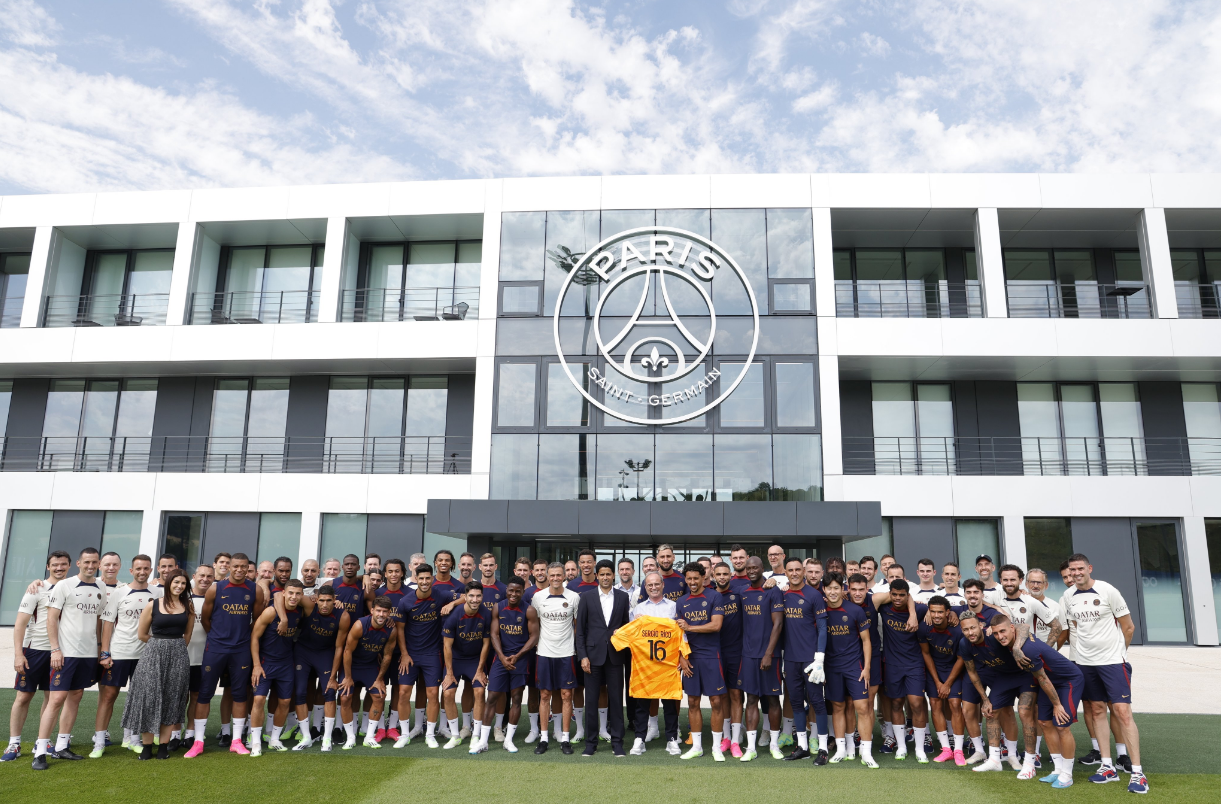 Foto del PSG en apoyo a Sergio Rico.