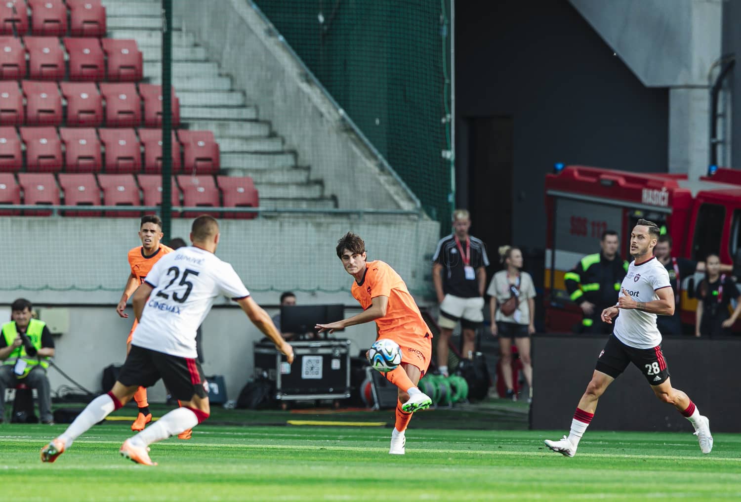 Qué rs van al partido del sábado en Valencia, Quiénes participarán  en el partido de 'rs' de Valencia