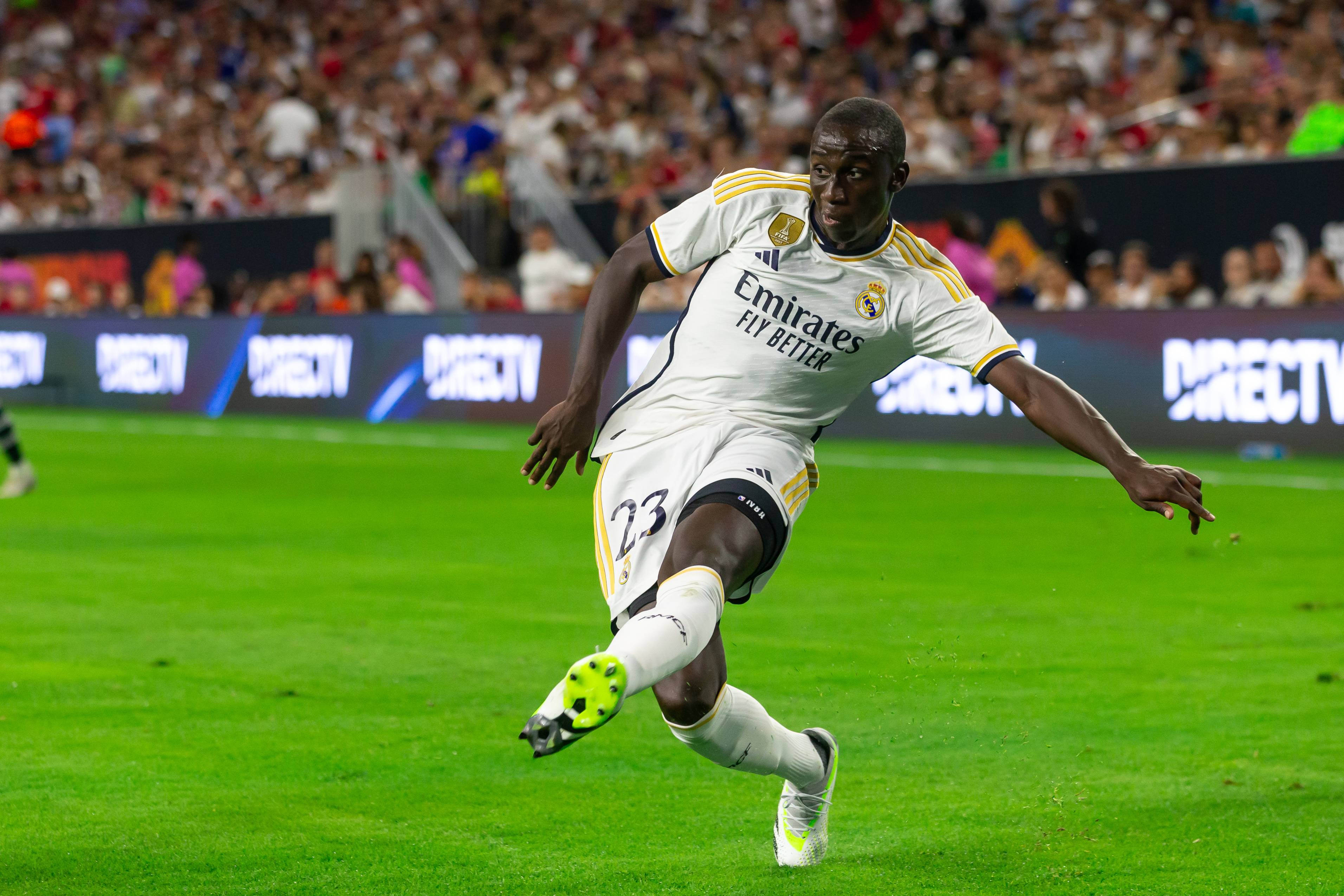 Ferland Mendy con el Real Madrid durante la pretemporada. Fuente: Cordon Press.