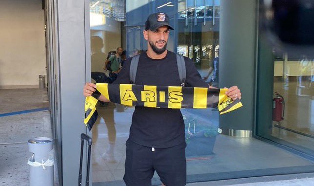 Martín Montoya, a su llegada a Tesalónica (Foto: All About Aris).