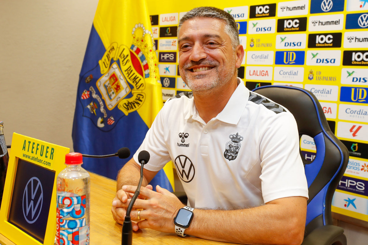 García Pimienta, entrenador de Las Palmas (Foto: EFE).