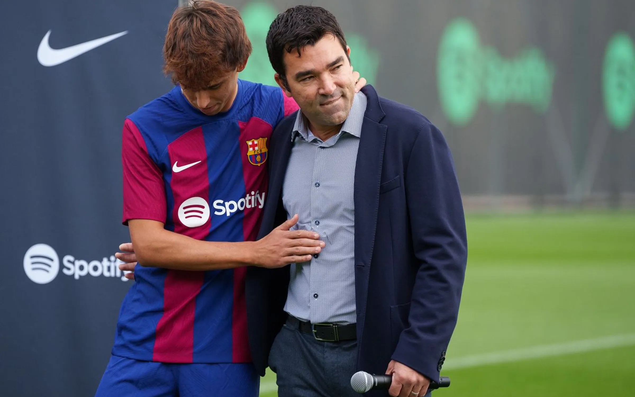 Deco, con Joao Félix en el día de su presentación (Foto: FCB).