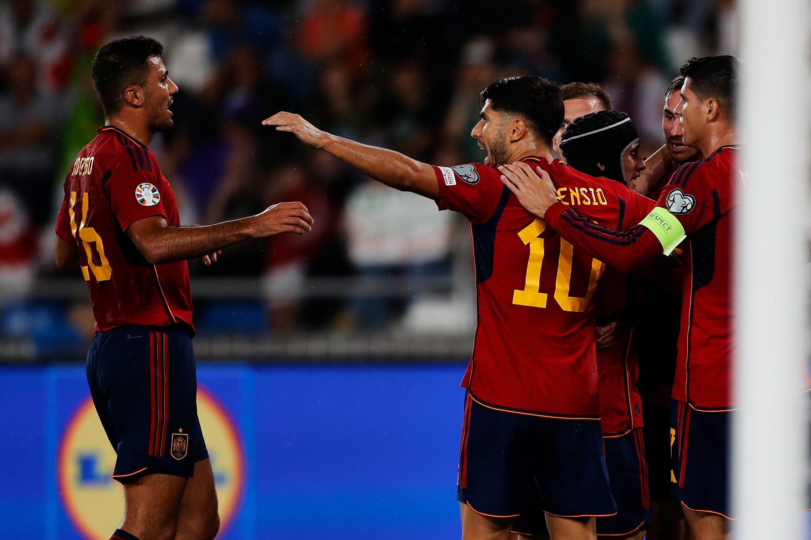 Celebración de un gol en el Georgia-España (Foto: @SeFutbol).