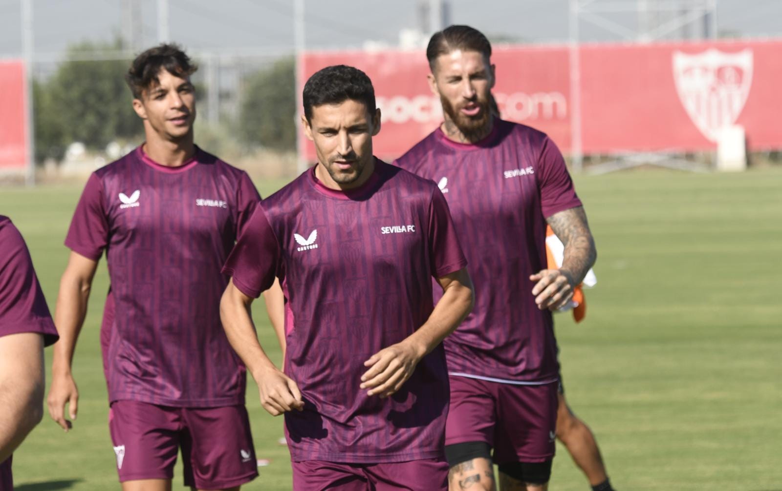 Óliver, Jesús Navas y Sergio Ramos, entrenando con el Sevilla.