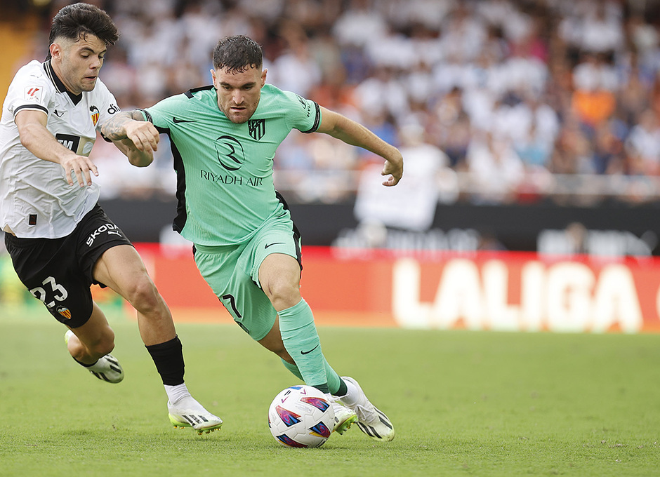 Javi Galán, en el Valencia-Atlético (Foto: ATM).