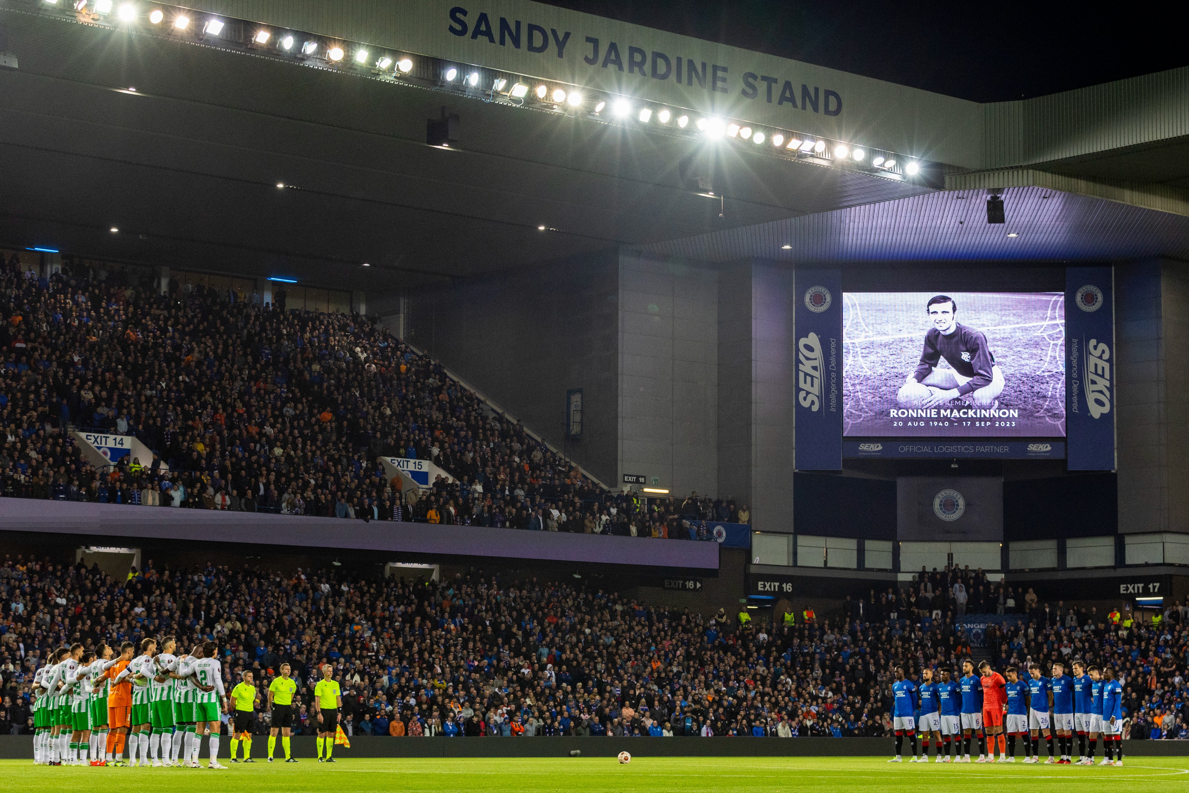 El minuto de silencio que se guardó en el Ibrox Stadium (Foto: Rangers)