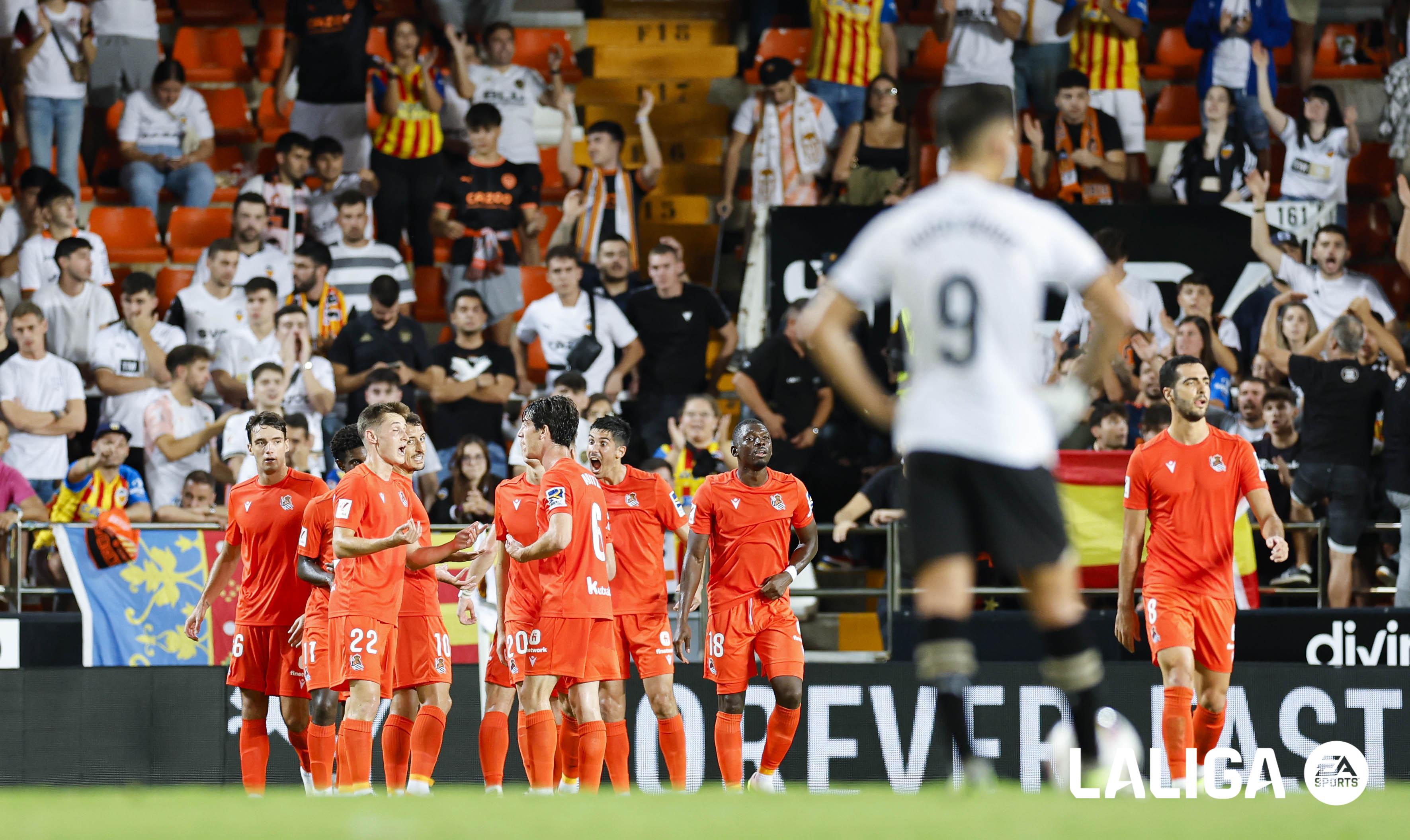 Gol de Carlos Fernández en el Valencia - Real Sociedad (Foto: LALIGA).