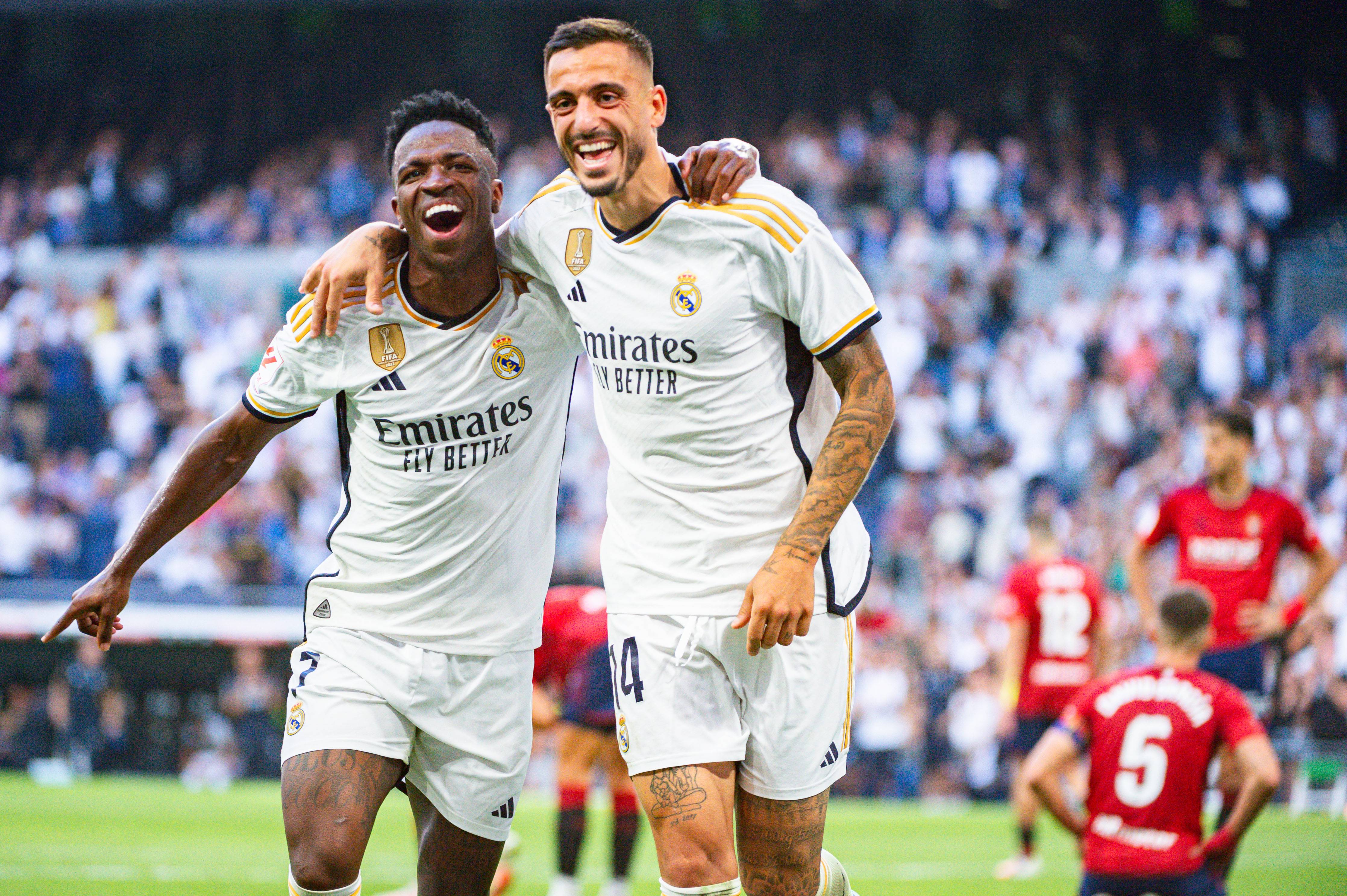 Vinicius Jr. y Joselu celebran un gol en el Real Madrid-Osasuna (Foto: Cordon Press).