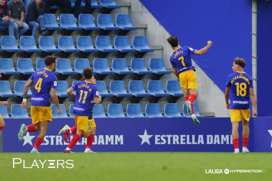 Lobete celebra uno de los goles del Andorra ante el Alcorcón. (Fuente: LALIGA).