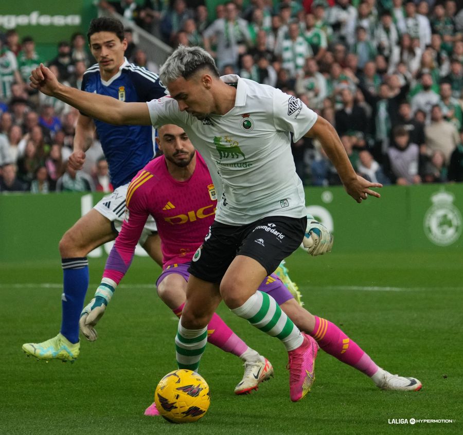 El Racing C. Villalbés y el Marino Luanco no encuentran el gol y se  reparten los puntos (0-0)