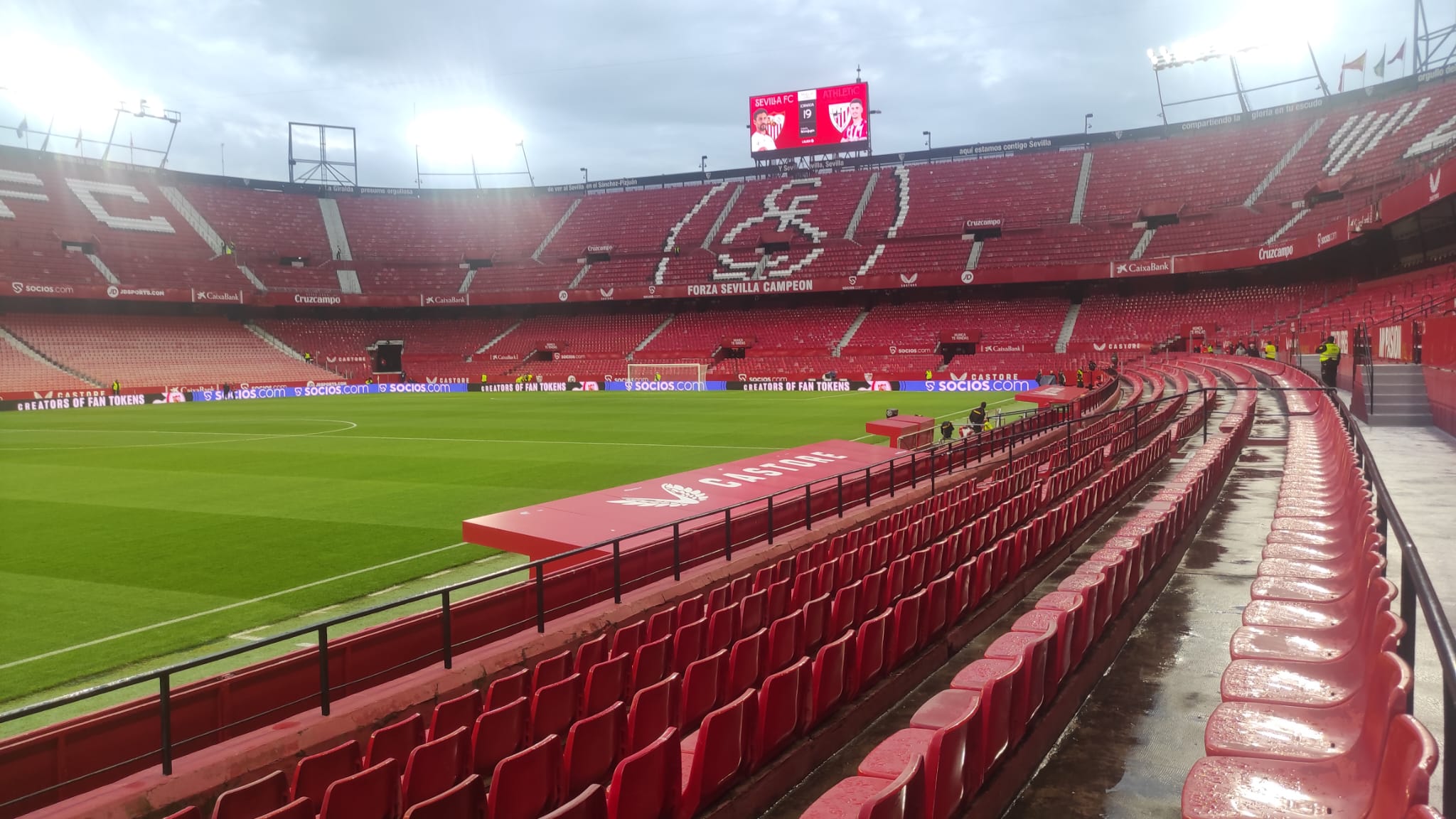 Todo listo para el Sevilla FC-Athletic Club en el Sánchez-Pizjuán (Foto: Kiko Hurtado).