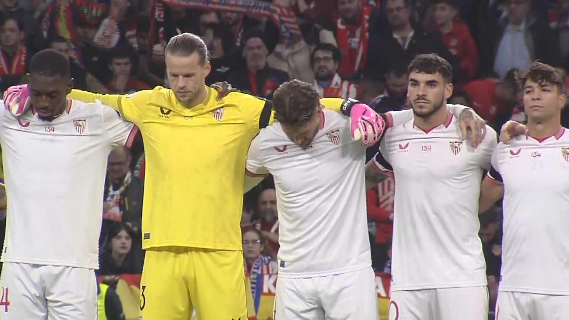 El Sevilla FC homenajeará a los sevillistas fallecidos en el accidente en  la previa ante Osasuna