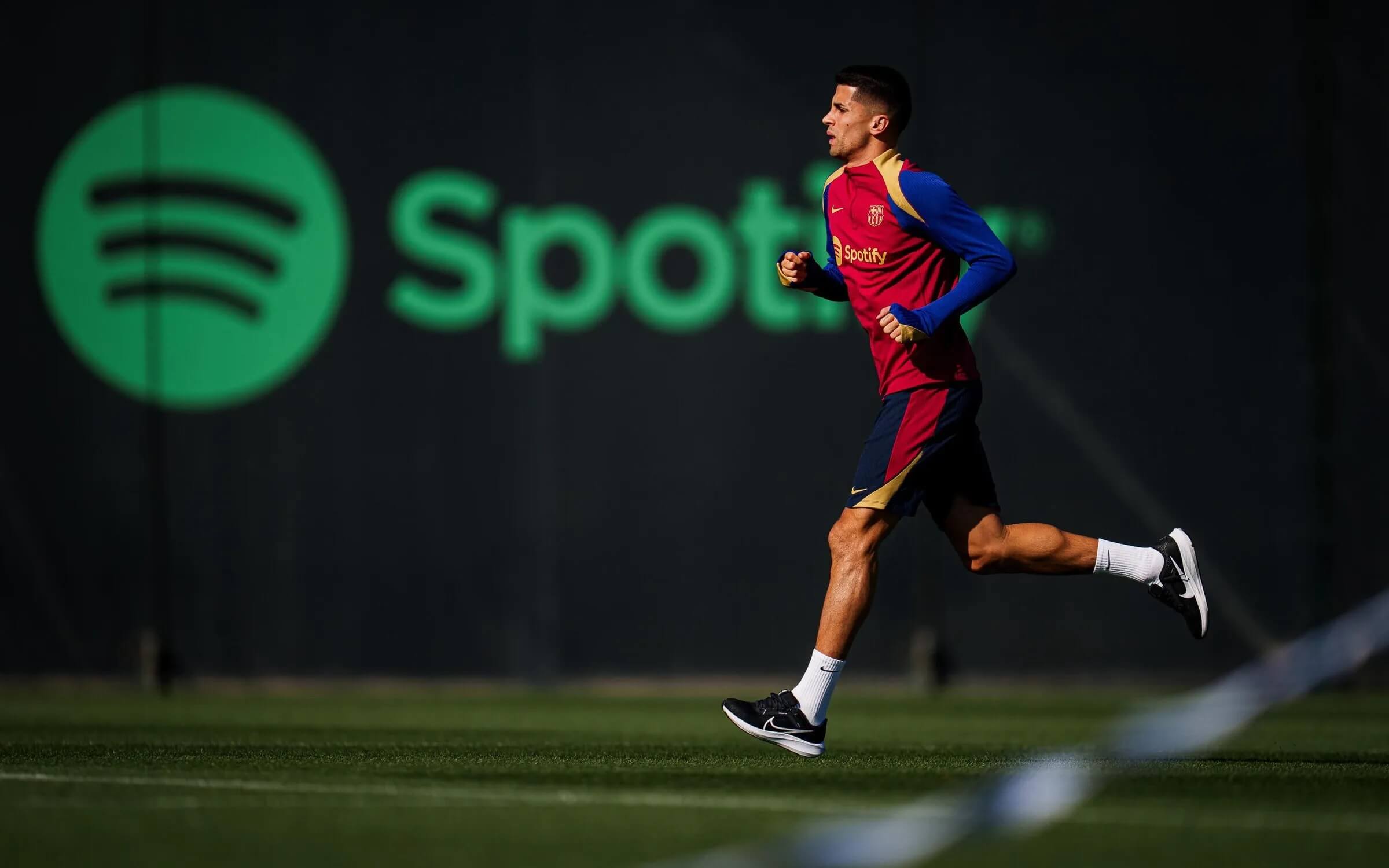 Joao Cancelo, en una sesión del Barcelona (Foto: FCB).