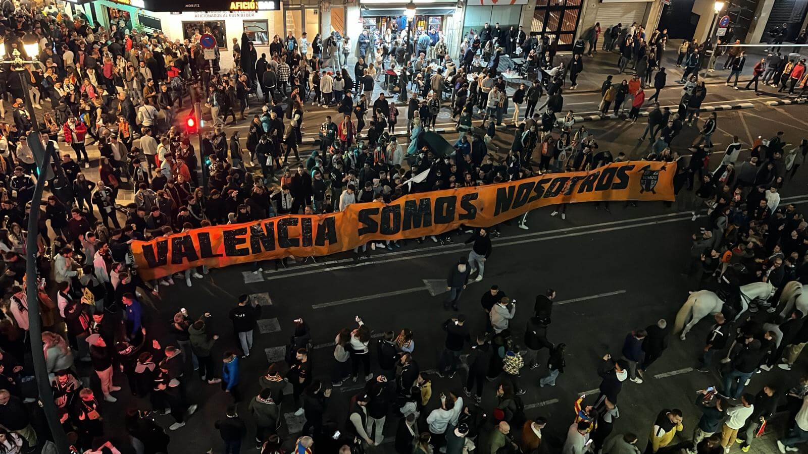 Protestas junto a Mestalla.