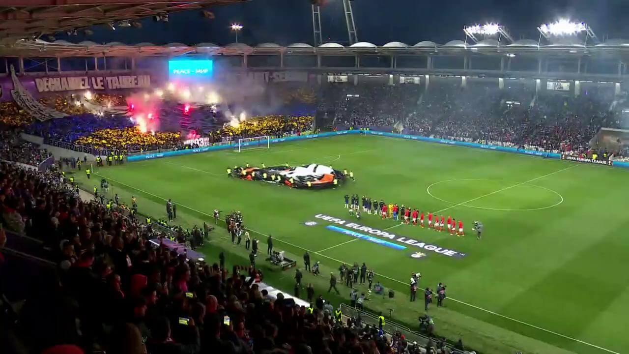 Espectacular tifo del Toulouse ante el Benfica